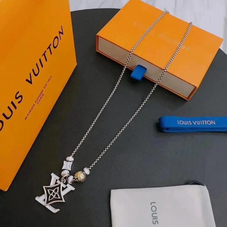 Louis Vuitton LV Chain Necklace — listing image