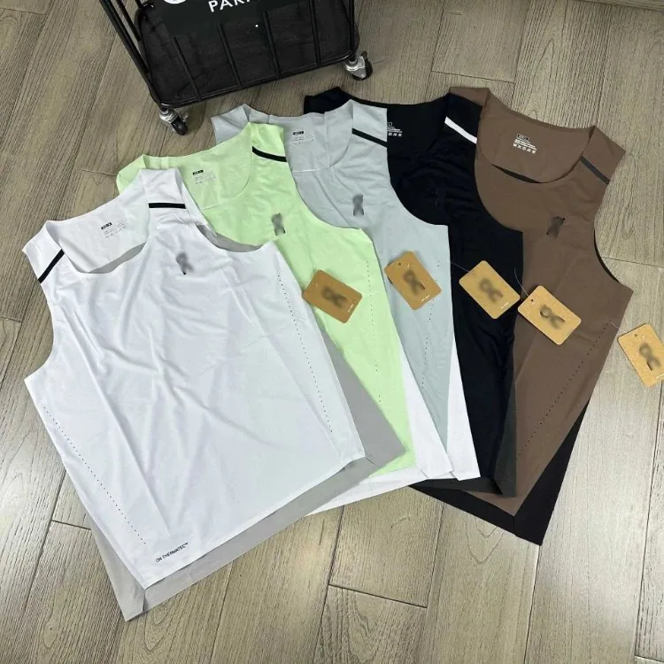 On Running Sleeveless Training Tops — listing image